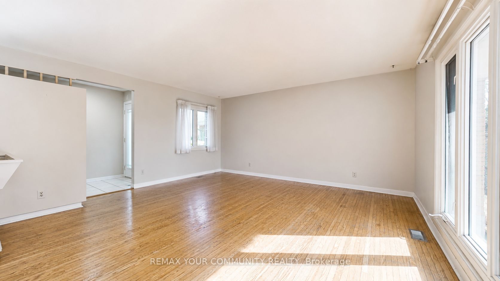 98 Wigmore Drive, Toronto, ON M4A 2E8 photo 4