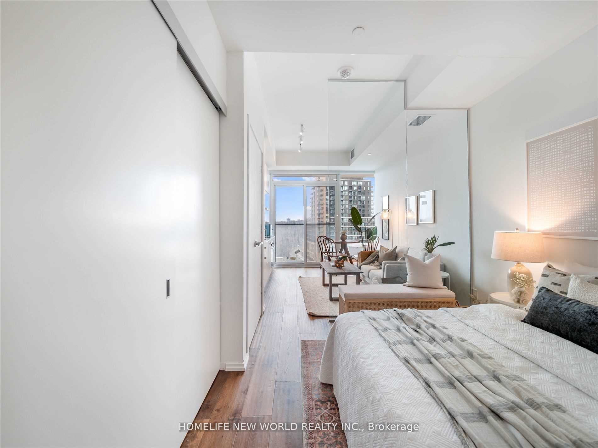 8 Hillsdale Avenue 920, Toronto, ON M4S 1T5 photo 3