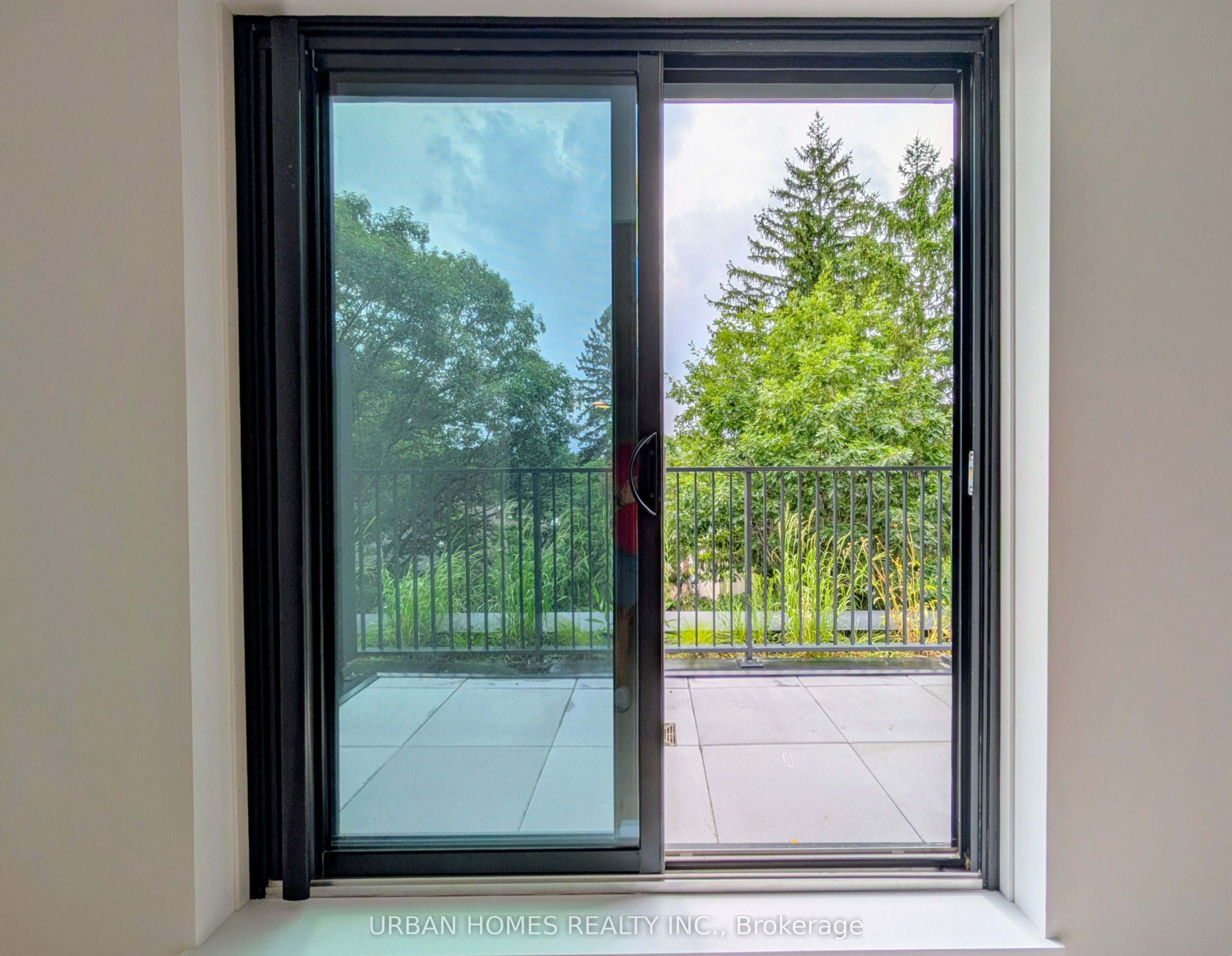 1720 Bayview Avenue 508, Toronto, ON M4G 3C4 photo 2