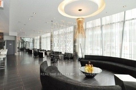 28 Ted Rogers Way 3706, Toronto, ON M4Y 2J6 photo 2