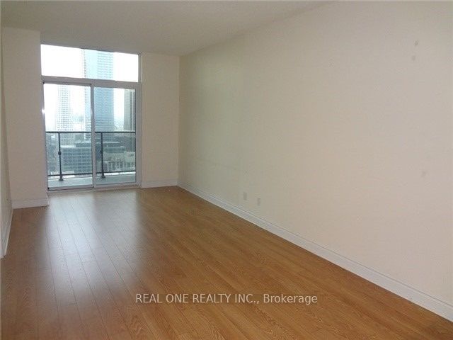 28 Ted Rogers Way 3706, Toronto, ON M4Y 2J6 photo 3
