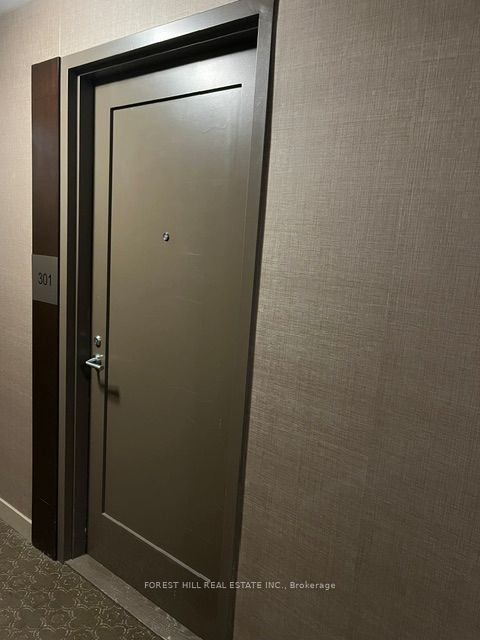 320 Tweedsmuir Avenue 301, Toronto, ON M5P 2Y3 photo 5