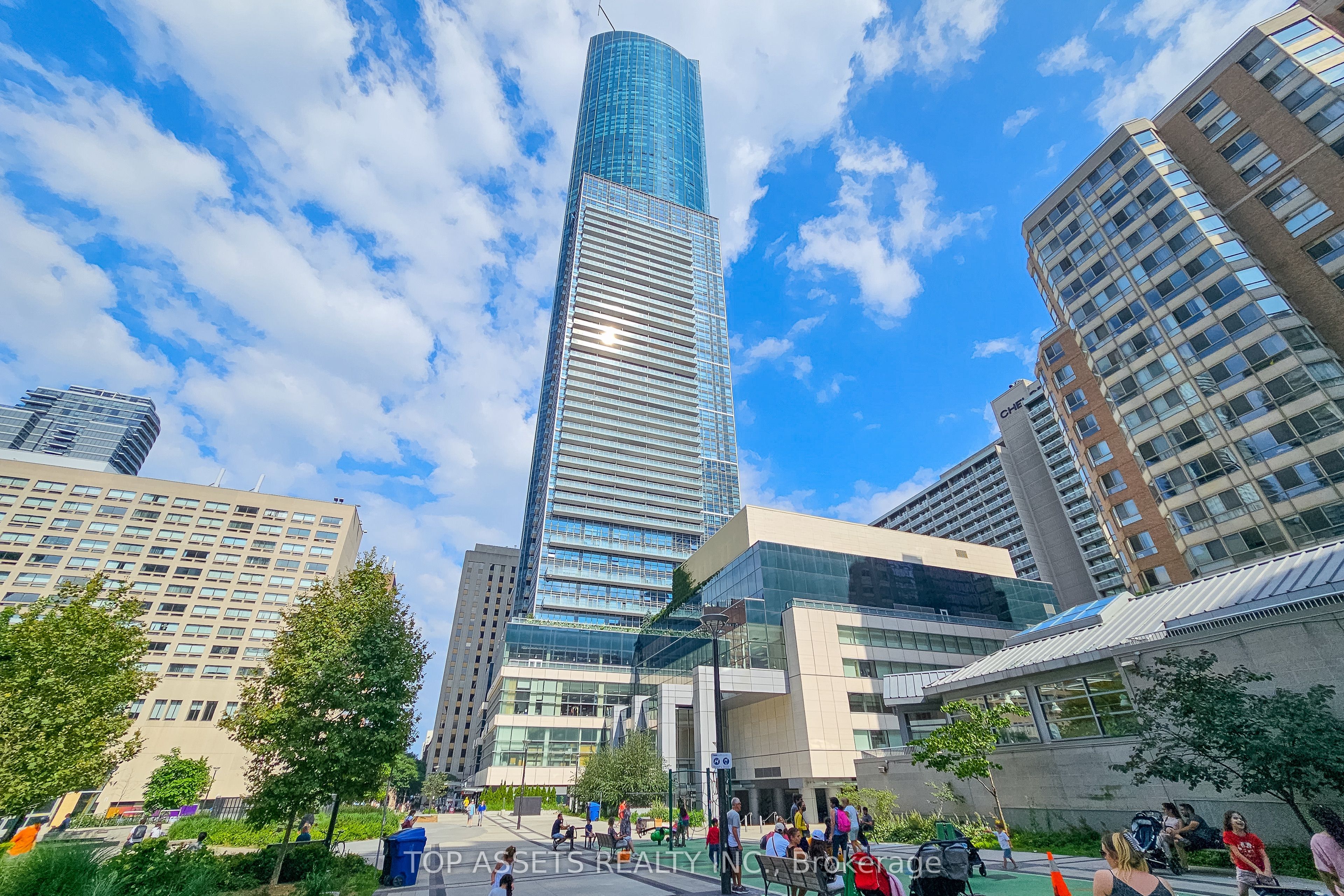 388 Yonge Street 6905, Toronto, ON M5B 0A4