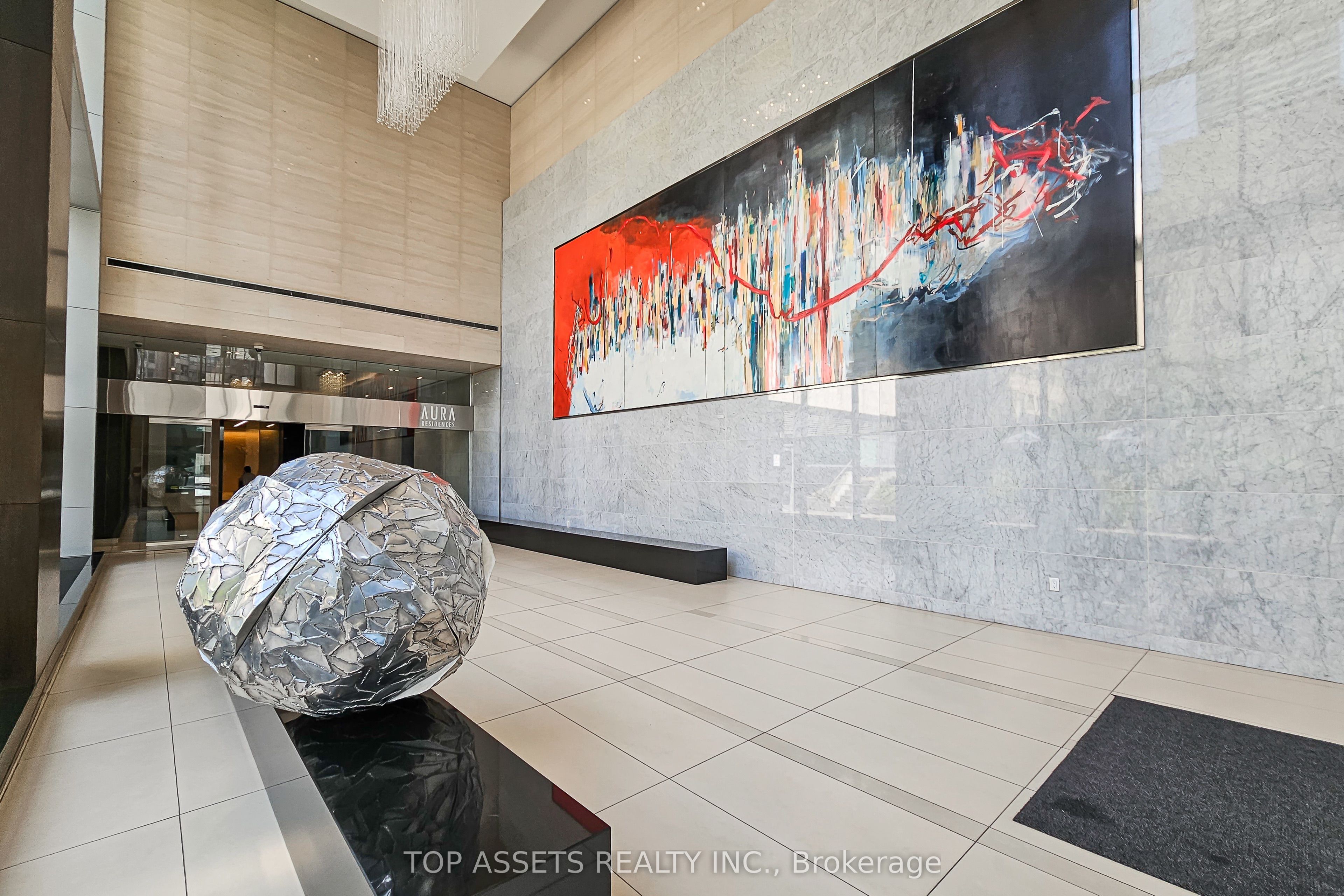 388 Yonge Street 6905, Toronto, ON M5B 0A4 photo 2