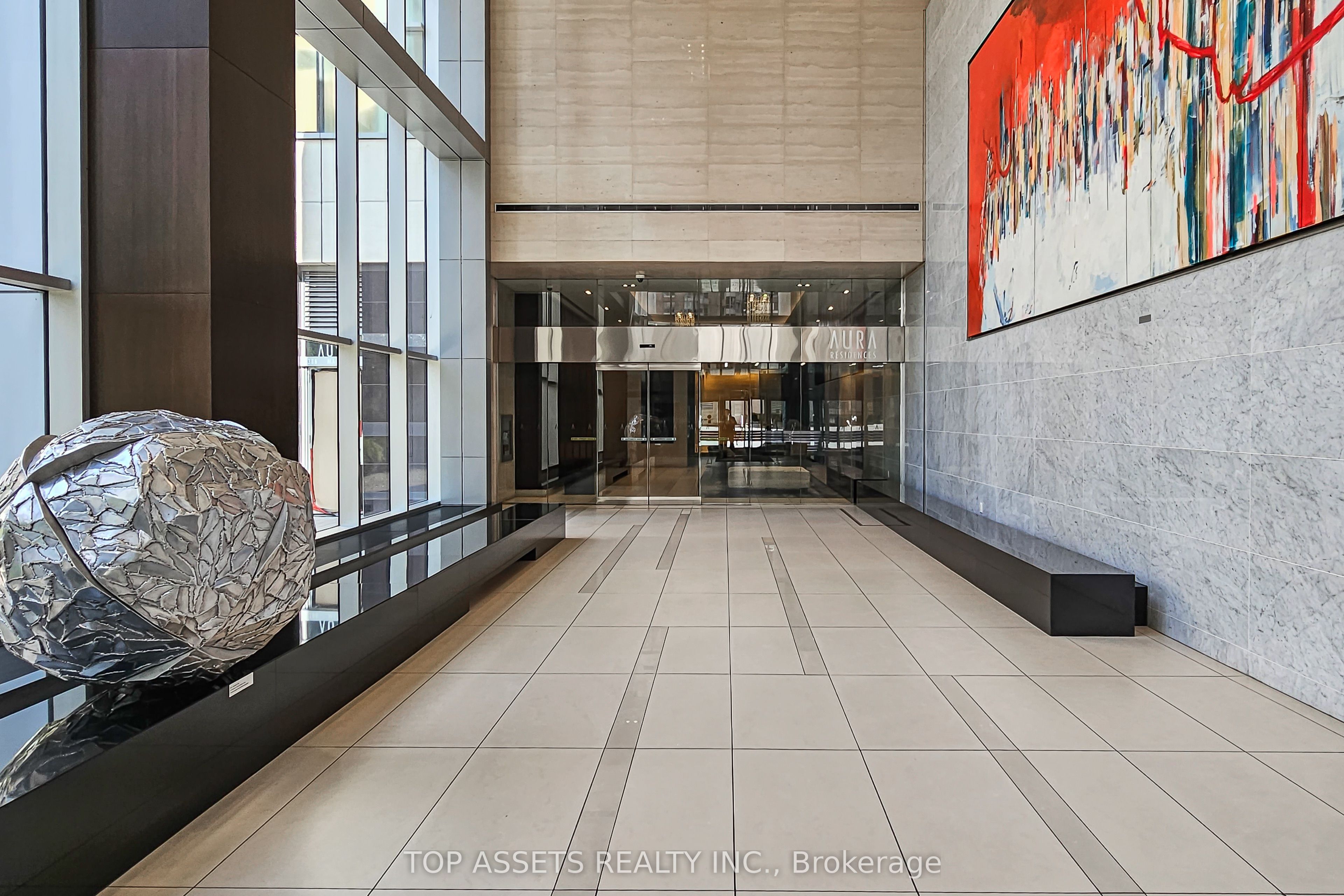 388 Yonge Street 6905, Toronto, ON M5B 0A4 photo 4