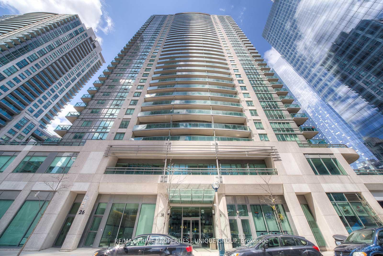 30 Grand Trunk Crescent 1906, Toronto, ON M5J 3A4