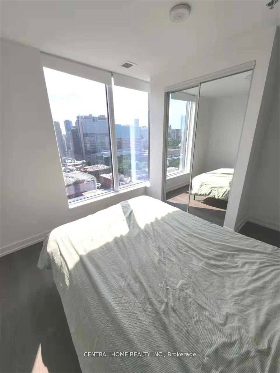 203 College Street 1607, Toronto, ON M5T 0C8 photo 3