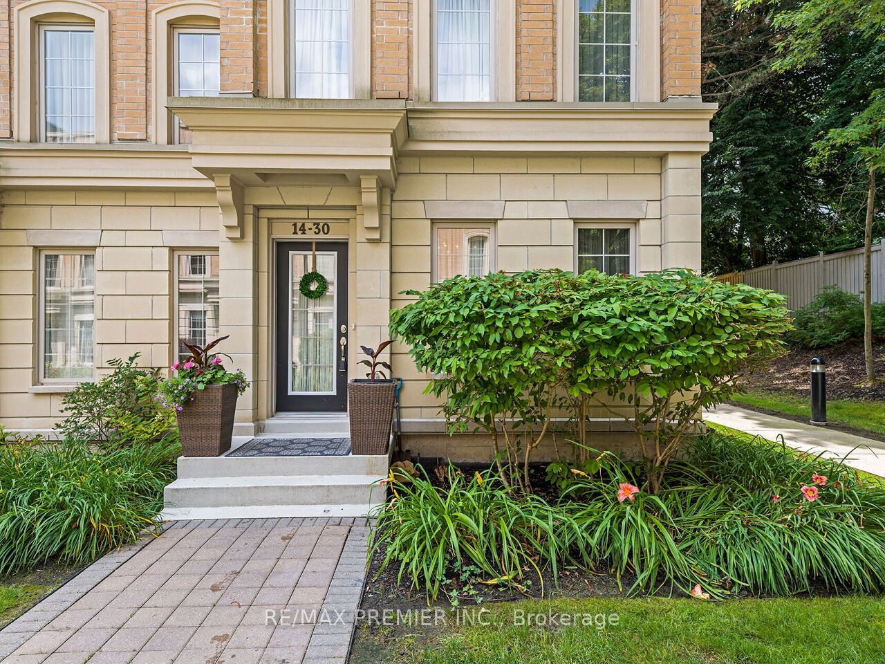 30 Hargrave Lane 14, Toronto, ON M4N 0A4 photo 3