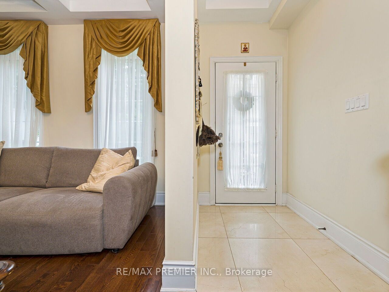 30 Hargrave Lane 14, Toronto, ON M4N 0A4 photo 4