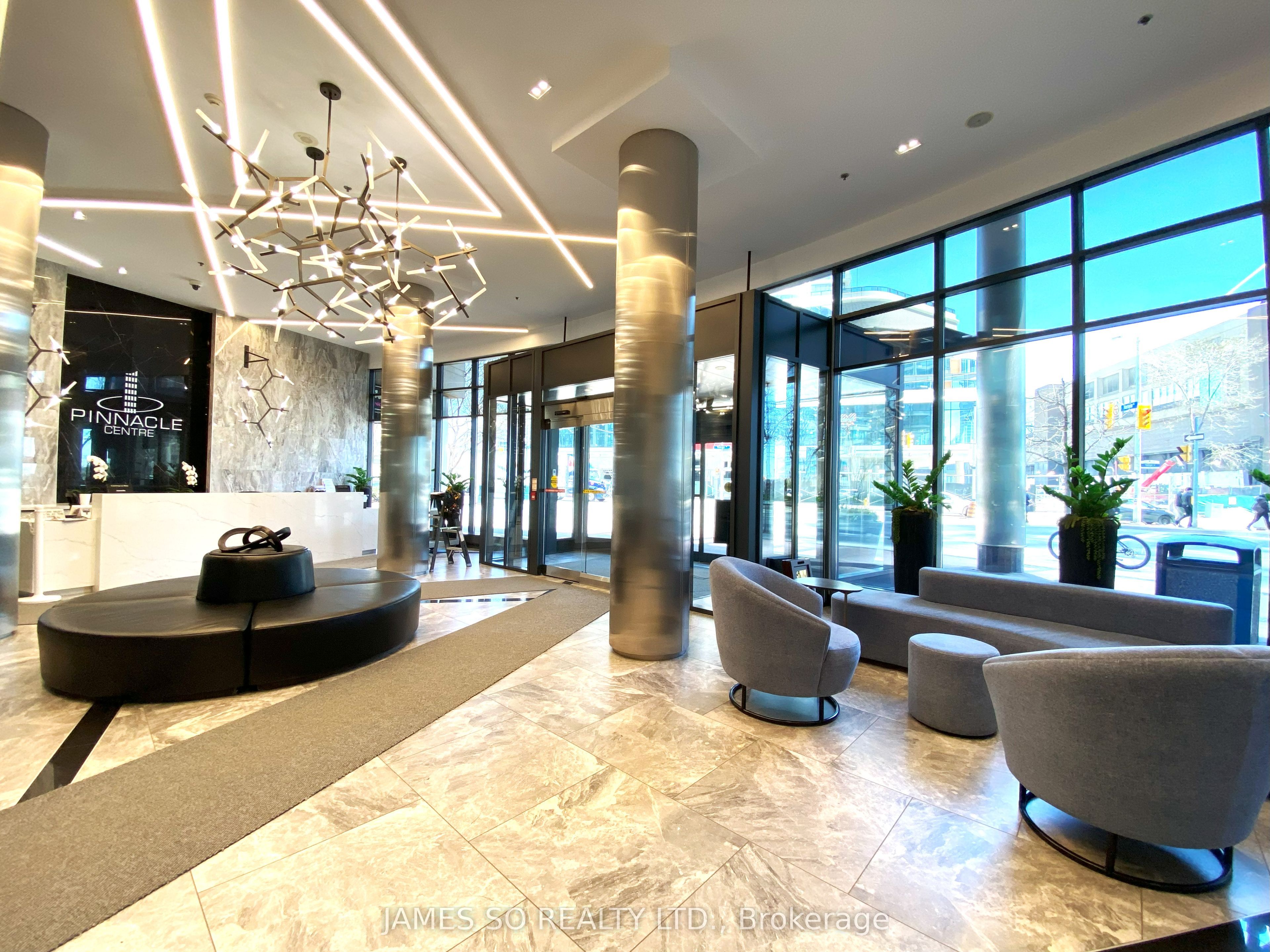 12 Yonge Street 1901, Toronto, ON M5E 1Z9 photo 3