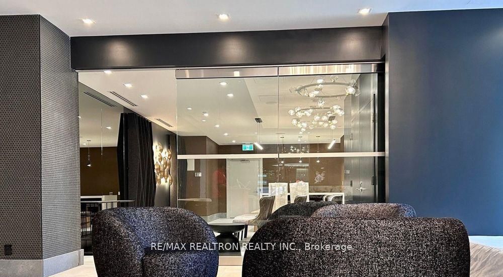 8 Widmer Street 712, Toronto, ON M5V 0W6 photo 3