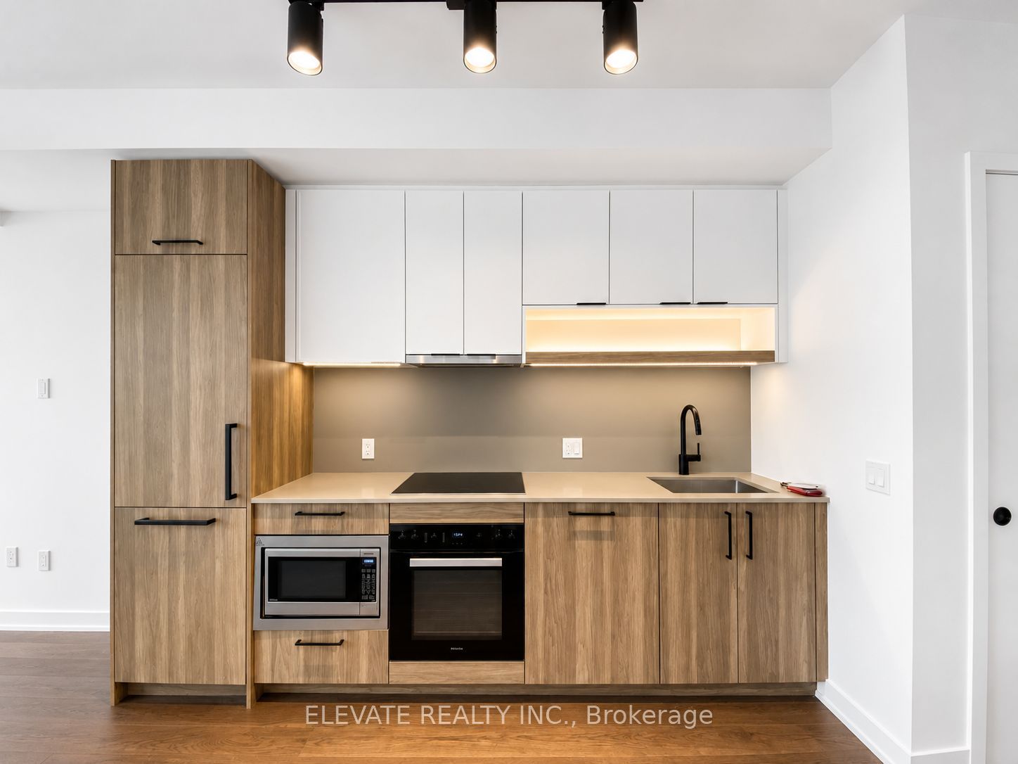 91 Montclair Avenue 510, Toronto, ON M5P 0B1