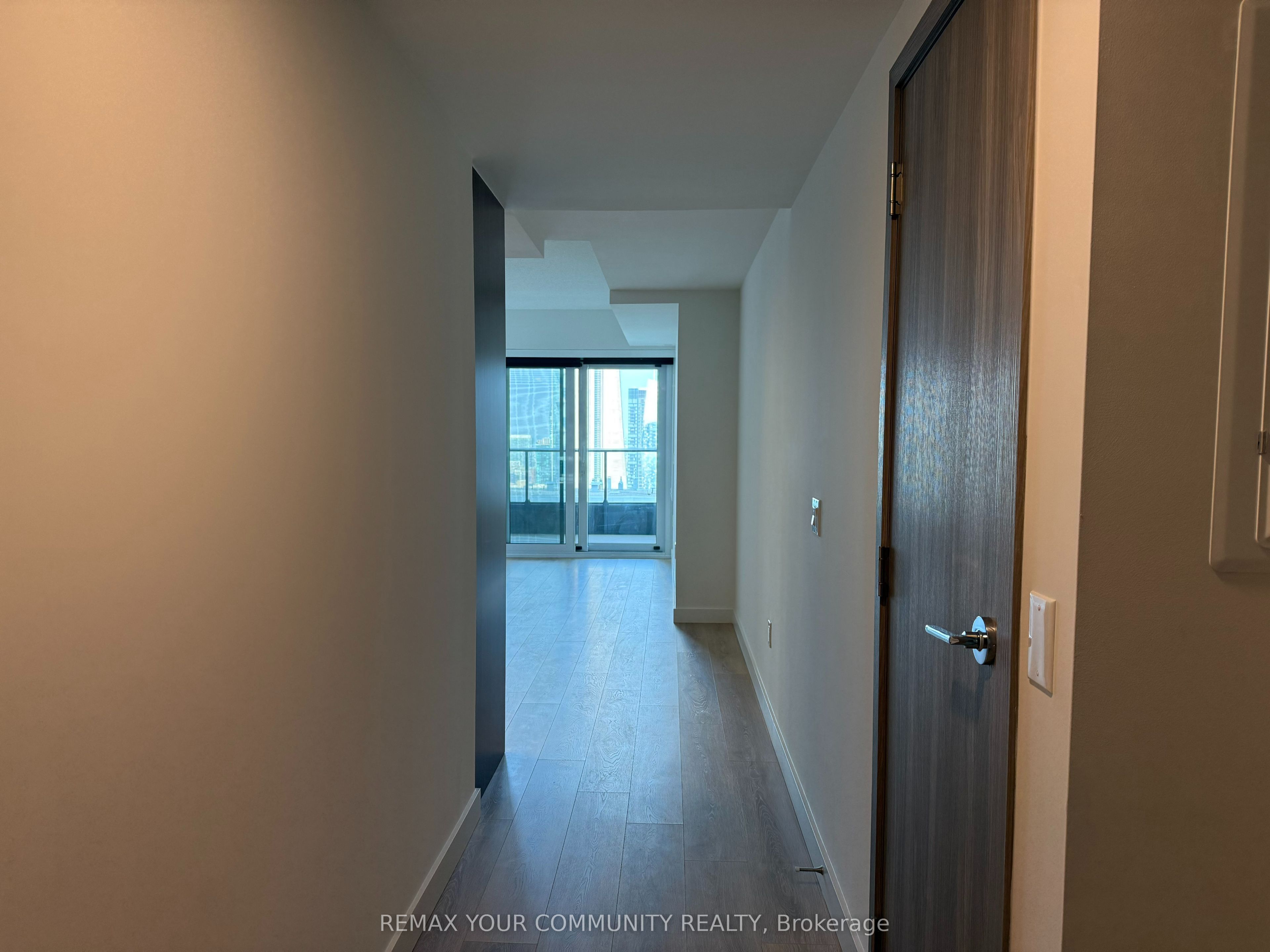 3 Concord Cityplace Way 4008, Toronto, ON M5V 0X4 photo 3