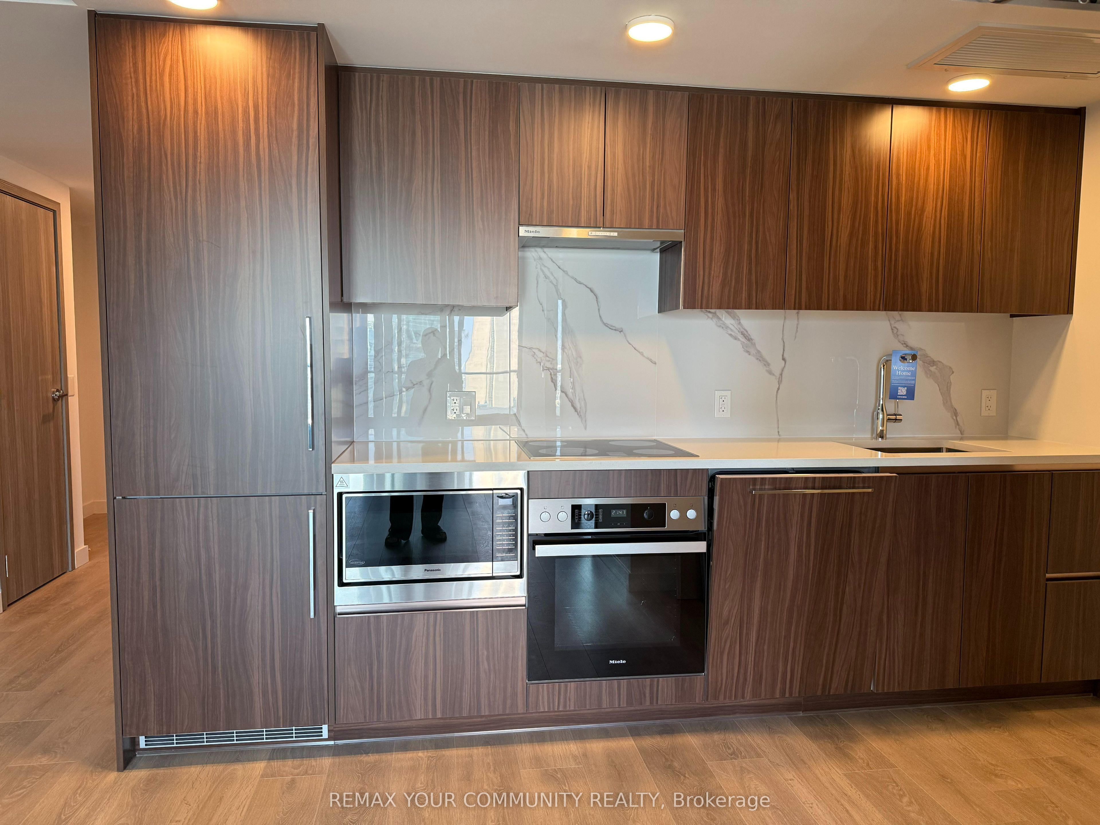 3 Concord Cityplace Way 4008, Toronto, ON M5V 0X4 photo 5
