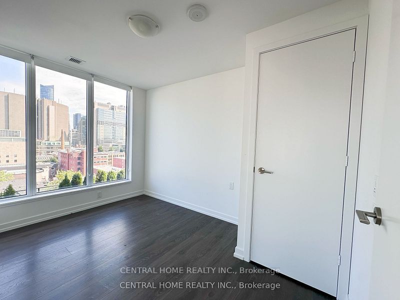 203 College Street 806, Toronto, ON M5T 1P9 photo 5