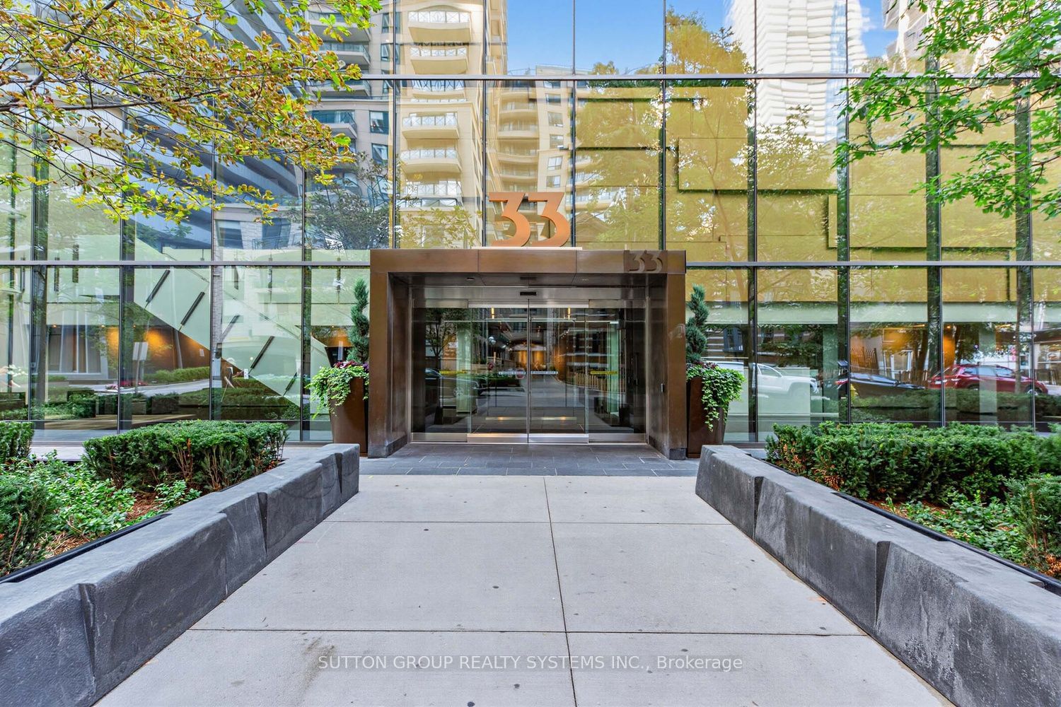 33 Charles Street E 1406, Toronto, ON M4Y 1R9