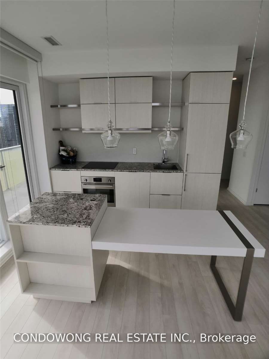 197 Yonge Street 4505, Toronto, ON M5B 0C1 photo 2