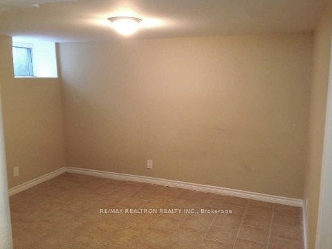 58 Finch Avenue E Lower, Toronto, ON M2N 4R3 photo 4