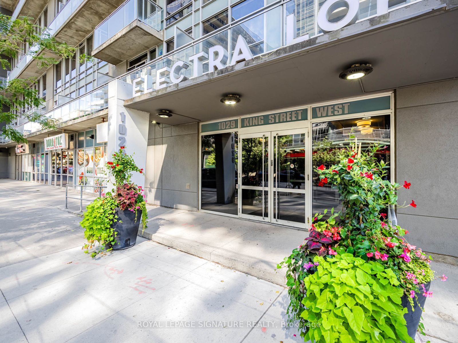 1029 King Street W 438, Toronto, ON M6K 3M9 photo 2
