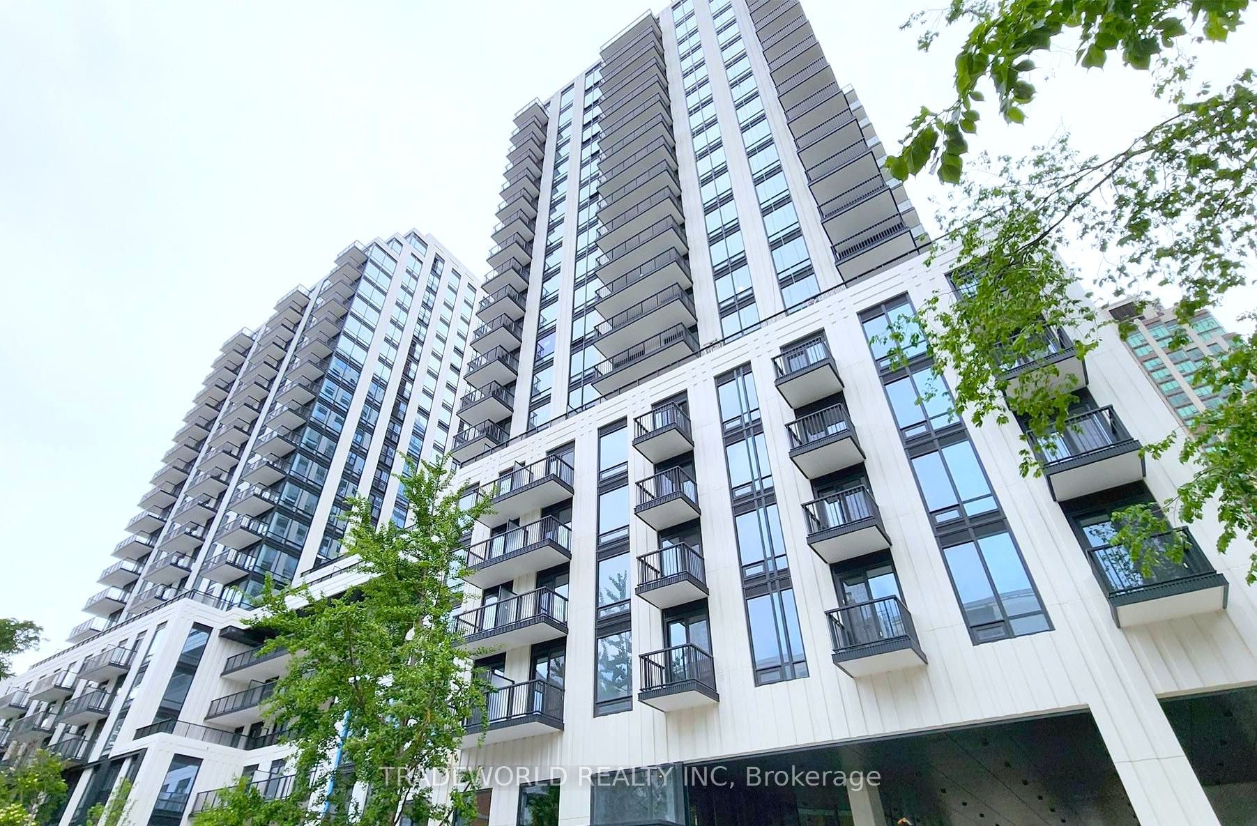 91 Montclair Avenue 707, Toronto, ON M5P 0B1