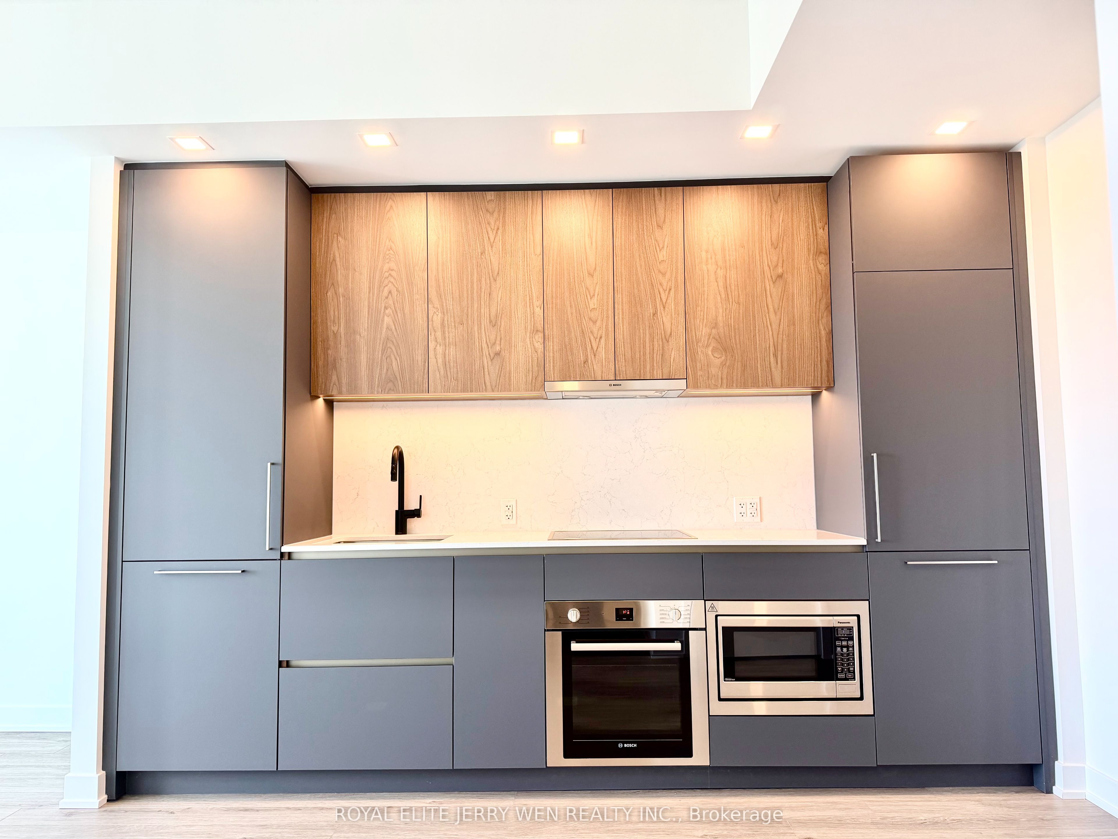 609 sherbourne Street 3908, Toronto, ON M4X 0A4