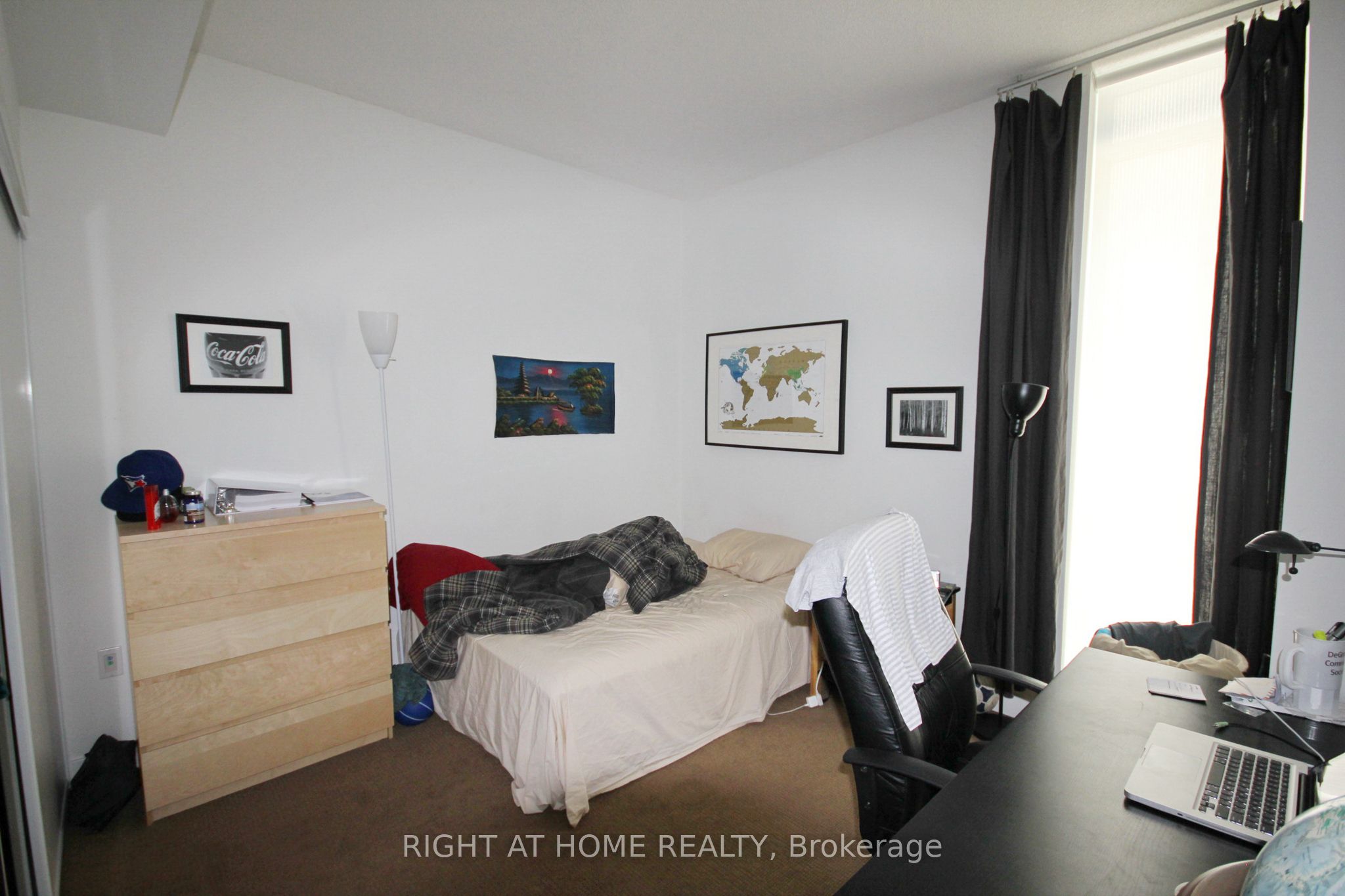 25 Capreol Court 310, Toronto, ON M5V 3Z7 photo 5