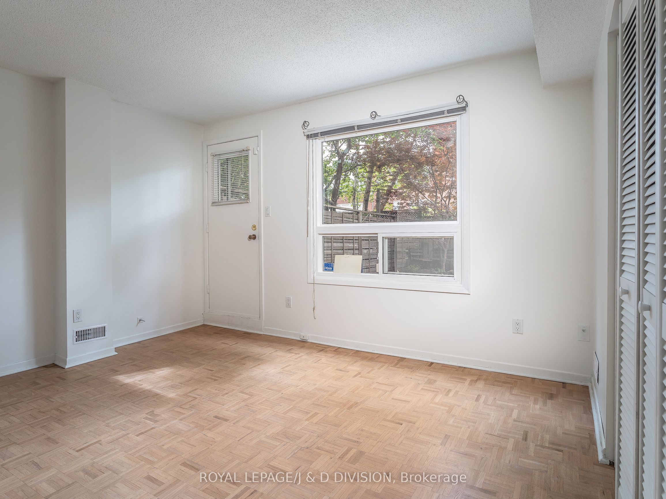 640 Adelaide Street W, Toronto, ON M6J 1A9 photo 5