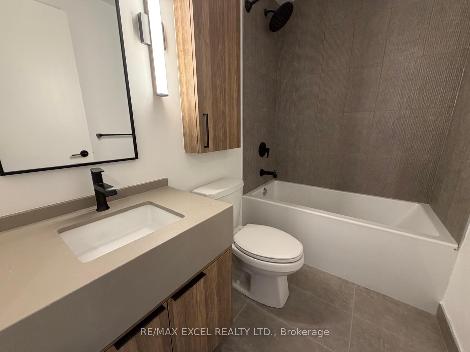 89 Montclair Avenue 620, Toronto, ON M5P 0B1 photo 4
