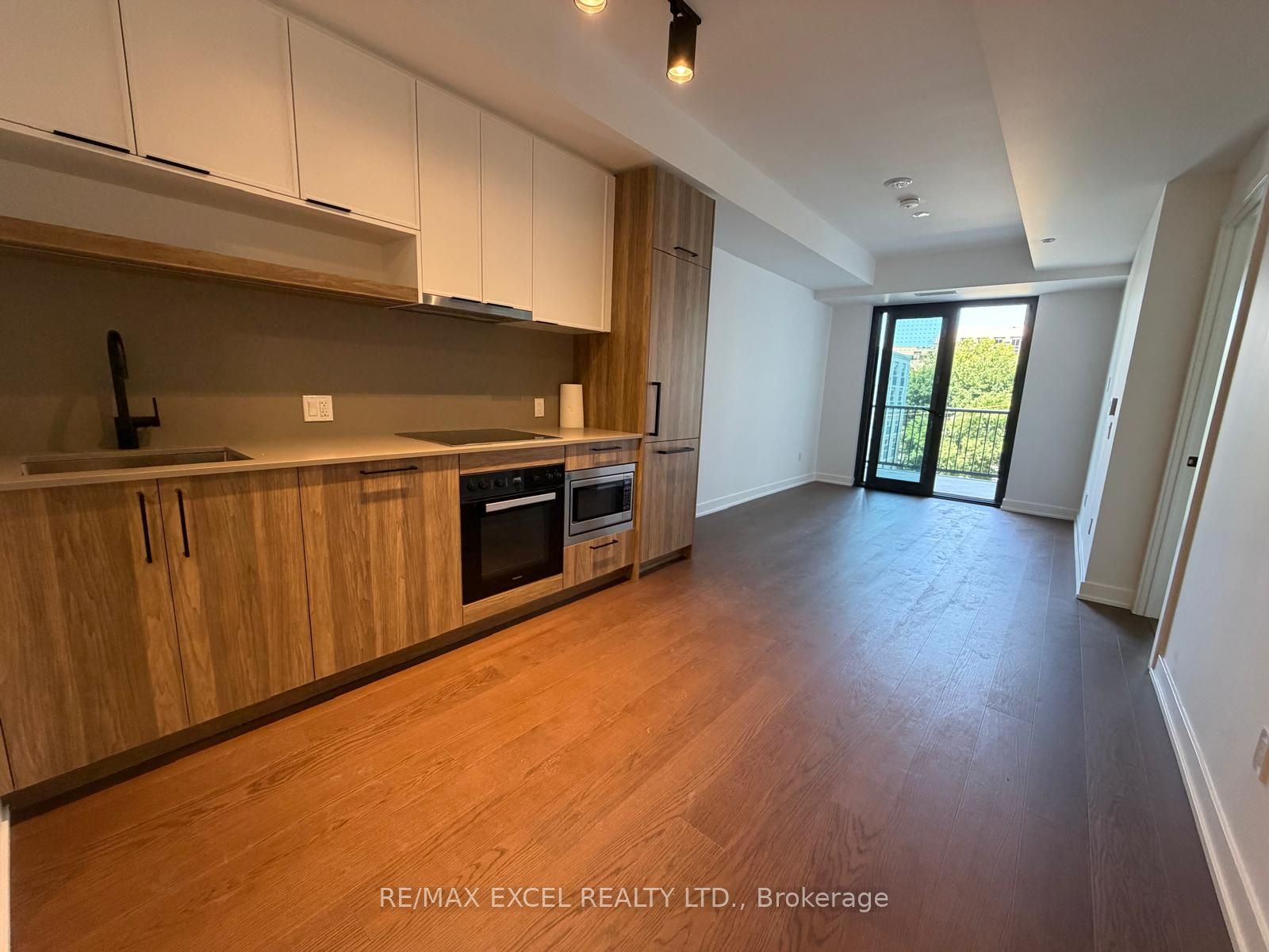 89 Montclair Avenue 620, Toronto, ON M5P 0B1 photo 5