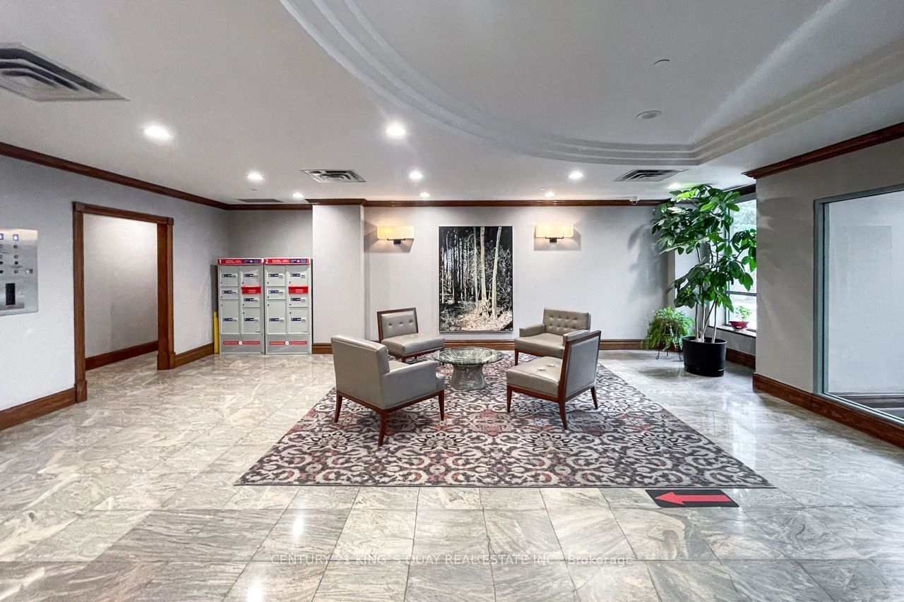 1 Pemberton Avenue 2207, Toronto, ON M2M 4L9 photo 5