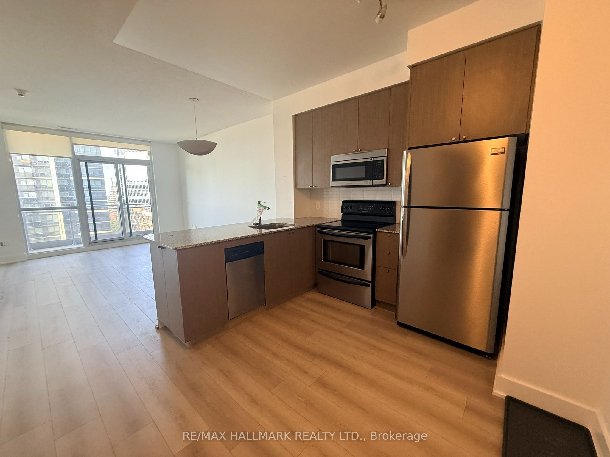 23 Sheppard Avenue E 2011, Toronto, ON M2N 0C8 photo 4