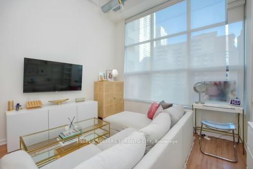 135 Dalhousie Street 303, Toronto, ON M5B 2S1 photo 2