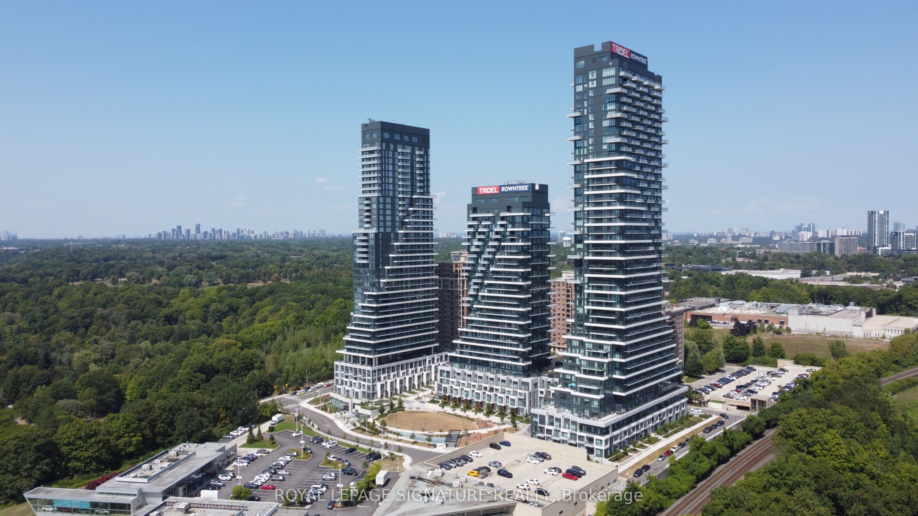 30 Inn On The Park Drive 2009, Toronto, ON M3C 0P7
