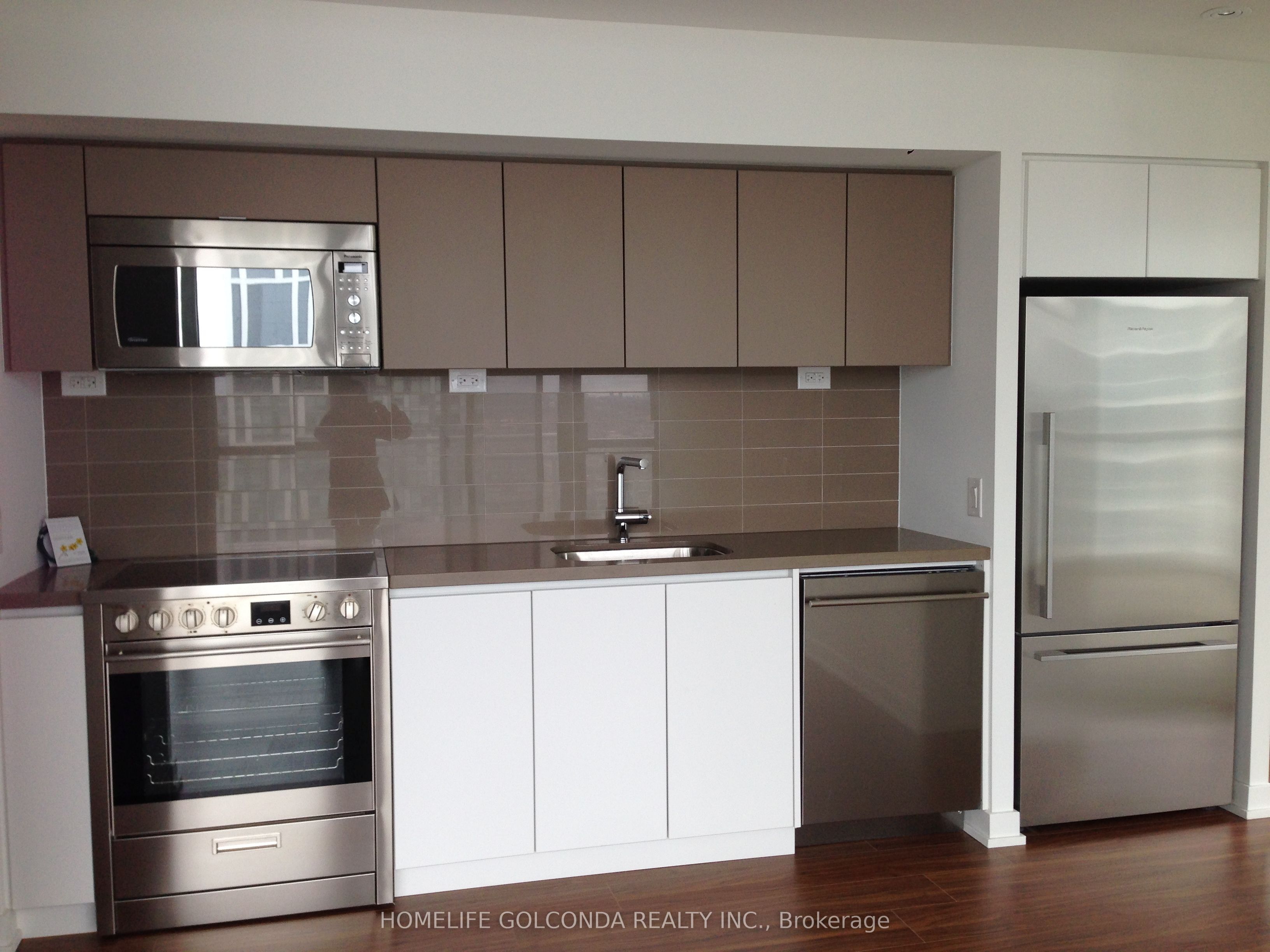 75 Queens Wharf Road 4315, Toronto, ON M5V 0J8