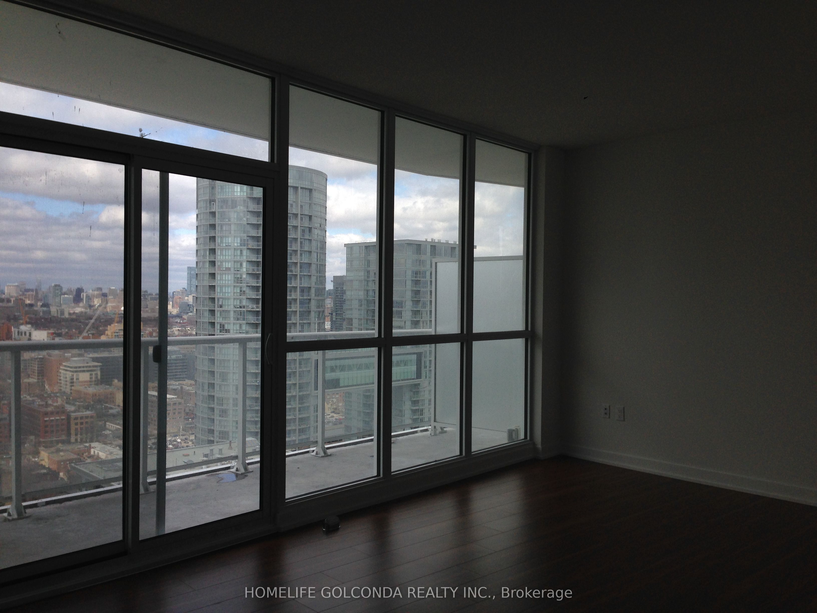 75 Queens Wharf Road 4315, Toronto, ON M5V 0J8 photo 3