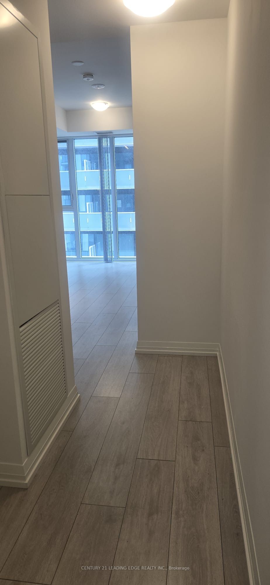 400 King Street W 1926, Toronto, ON M5V 0X8 photo 5