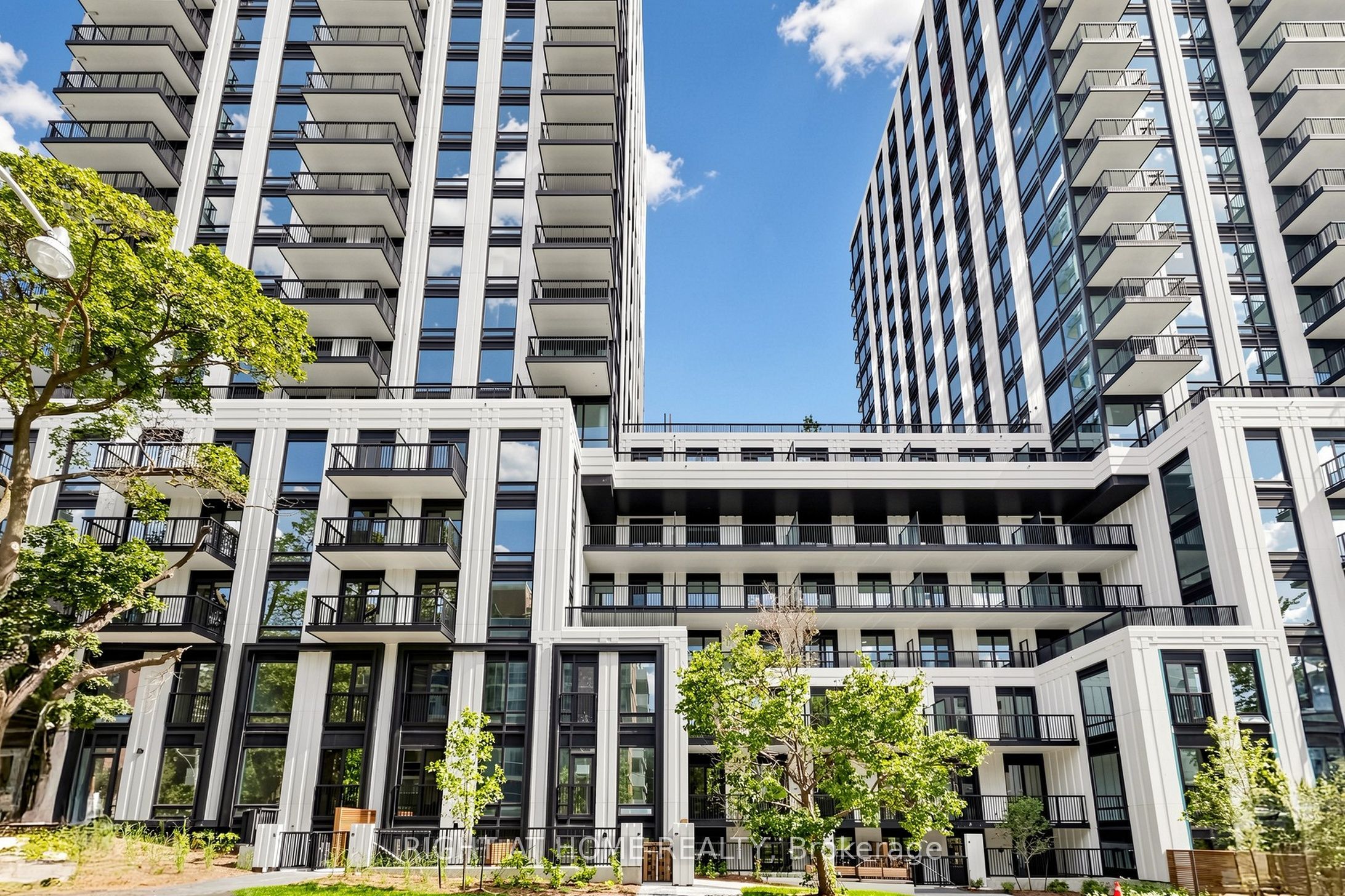 91 Montclair Avenue 521, Toronto, ON M5P 0B1 photo 4