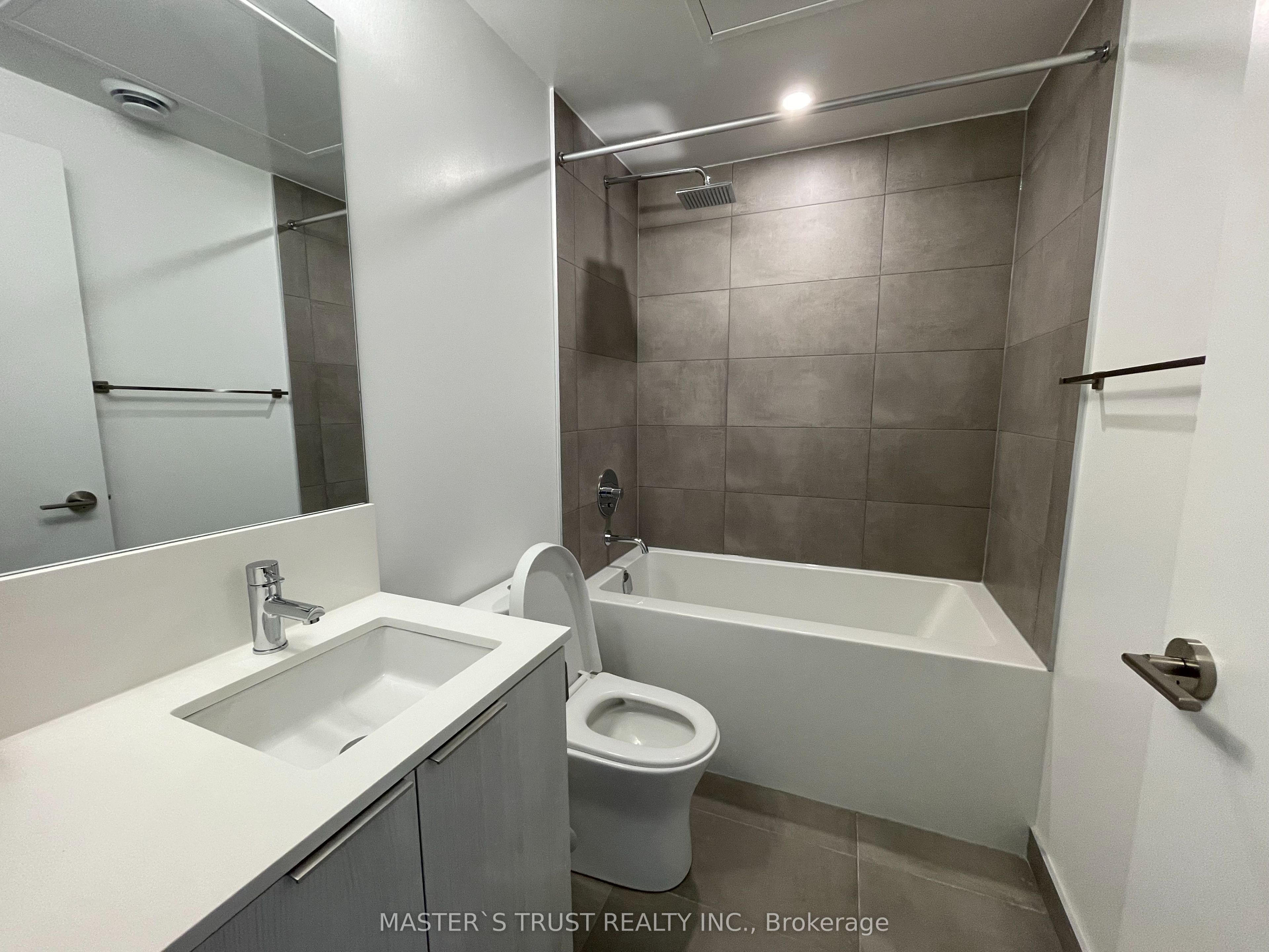 8 Wellesley Street W 701, Toronto, ON M4Y 0J5 photo 2