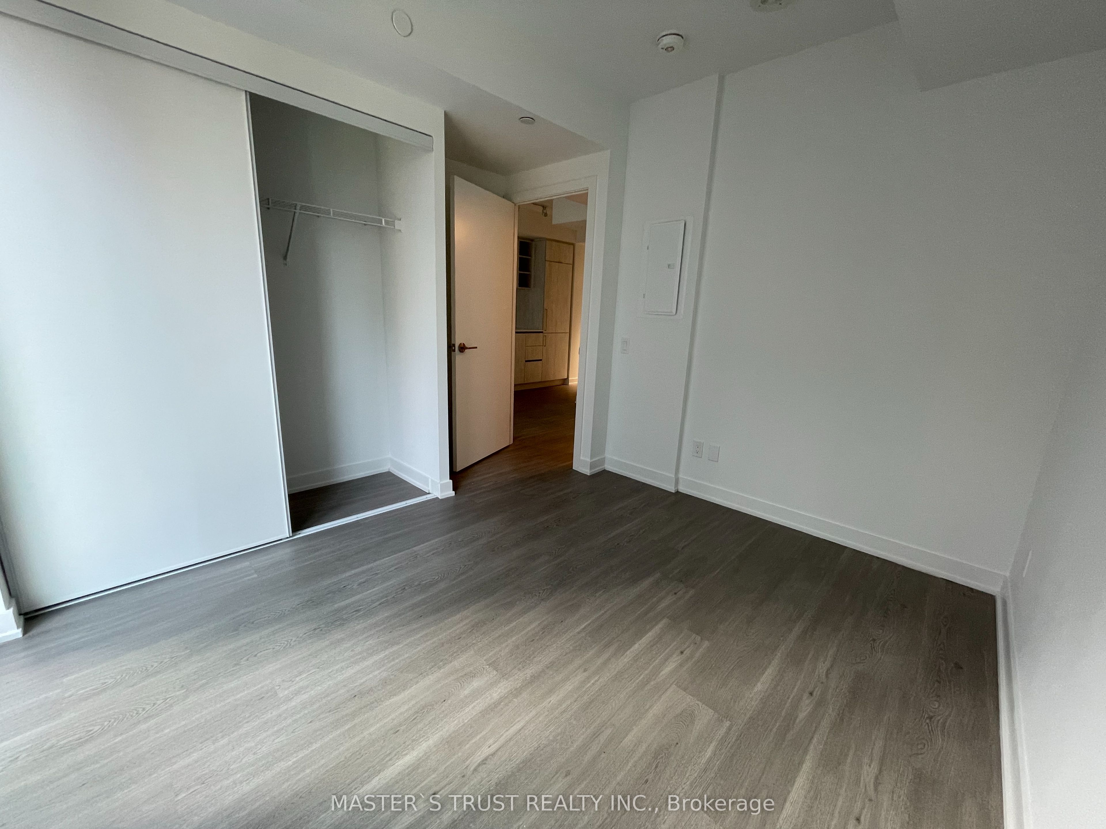 8 Wellesley Street W 701, Toronto, ON M4Y 0J5 photo 4
