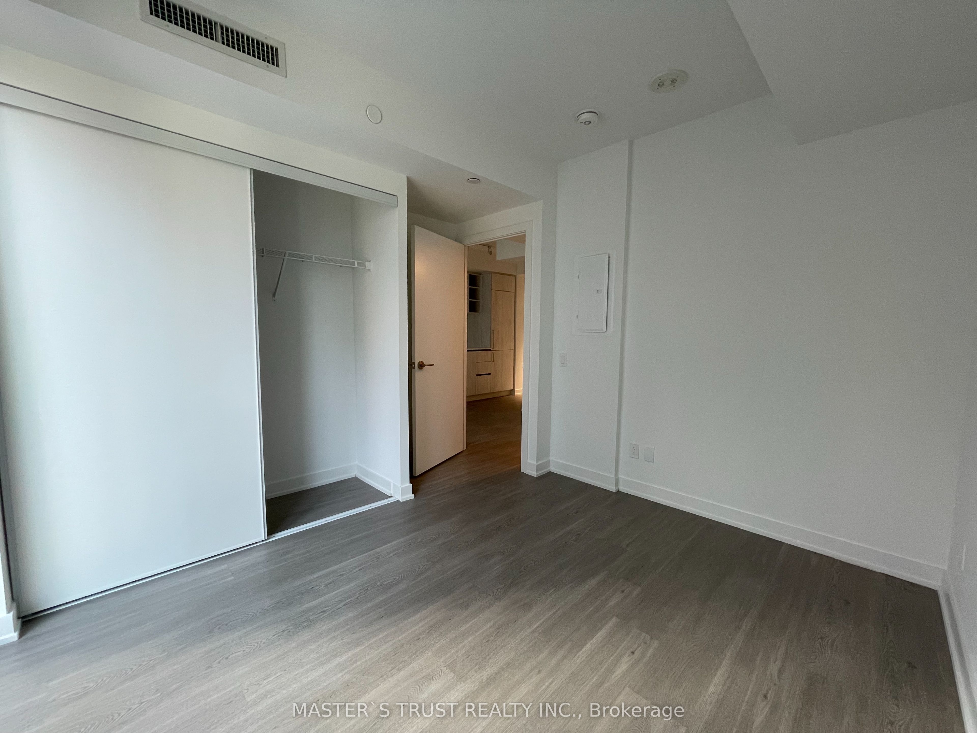8 Wellesley Street W 701, Toronto, ON M4Y 0J5 photo 5