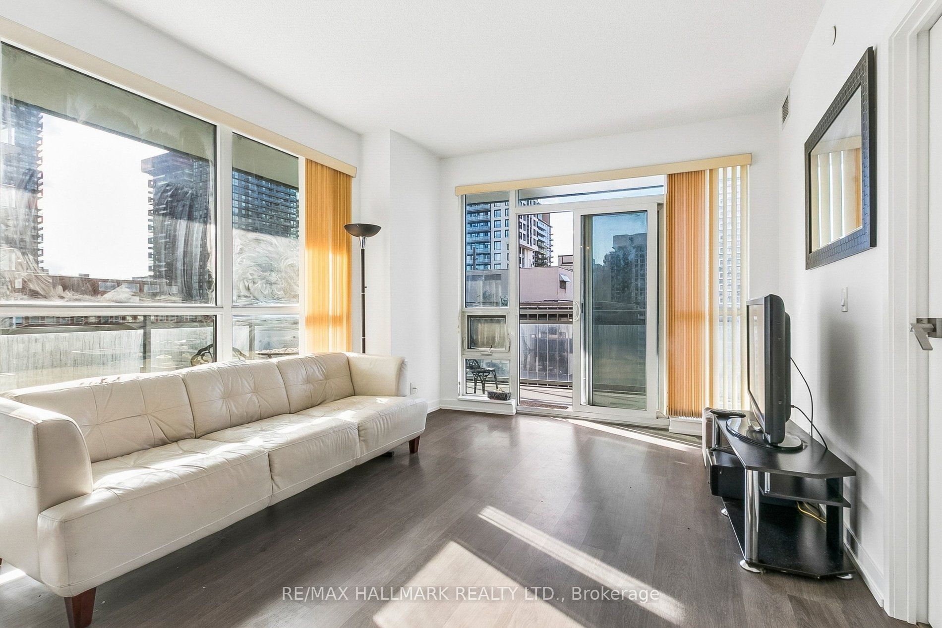 98 Lillian Street 1212, Toronto, ON M4S 0A5 photo 4