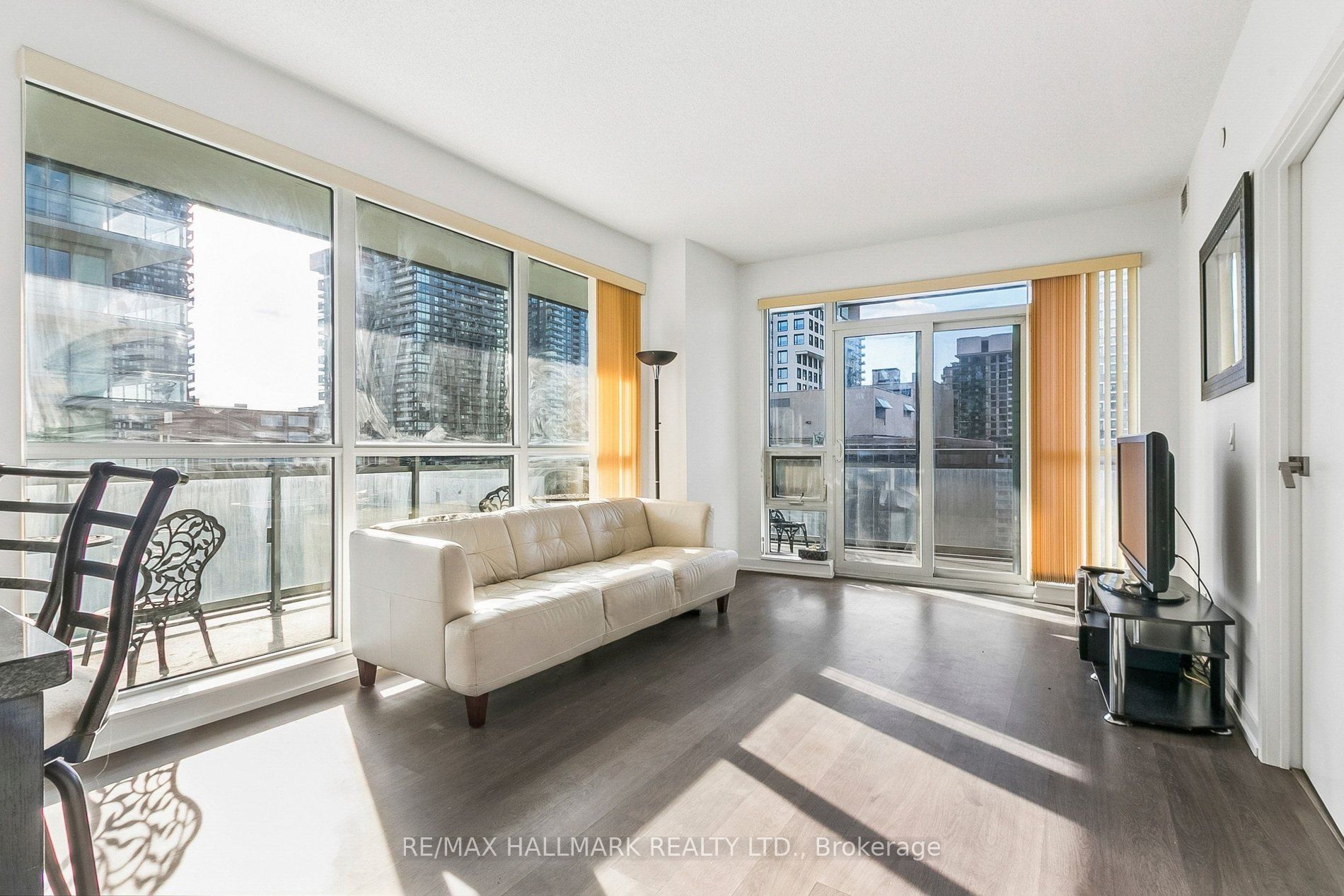 98 Lillian Street 1212, Toronto, ON M4S 0A5 photo 5