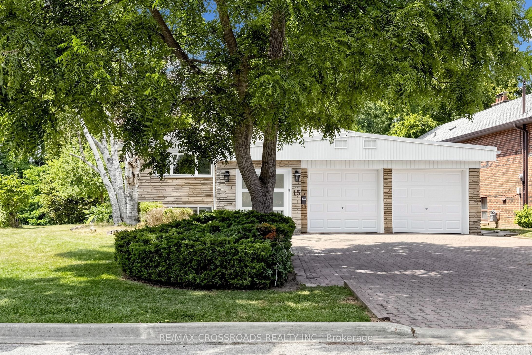 15 Alamosa Drive, Toronto, ON M2J 2N6 photo 2