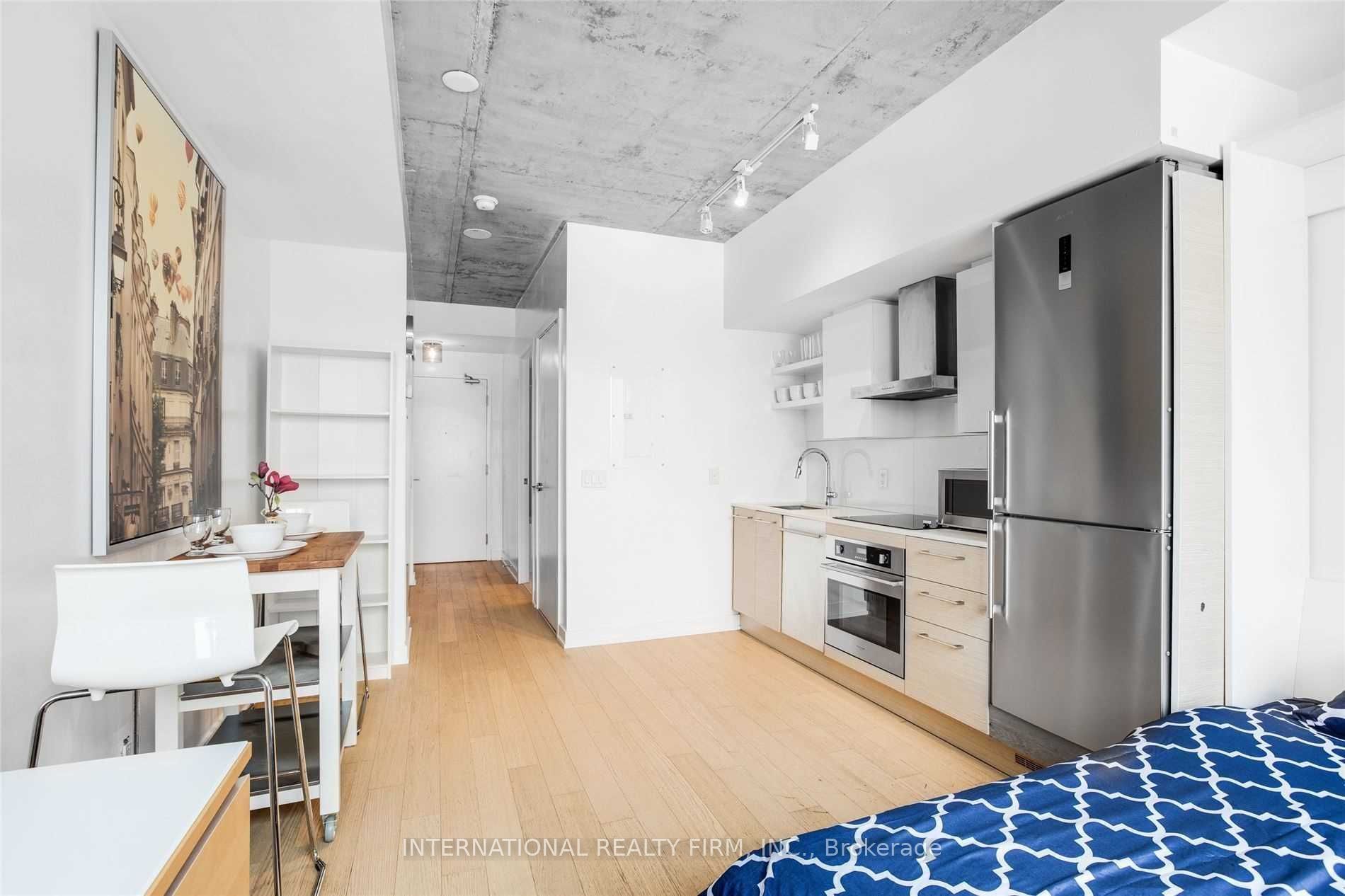 1030 King Street W 932, Toronto, ON M6K 3N3 photo 3
