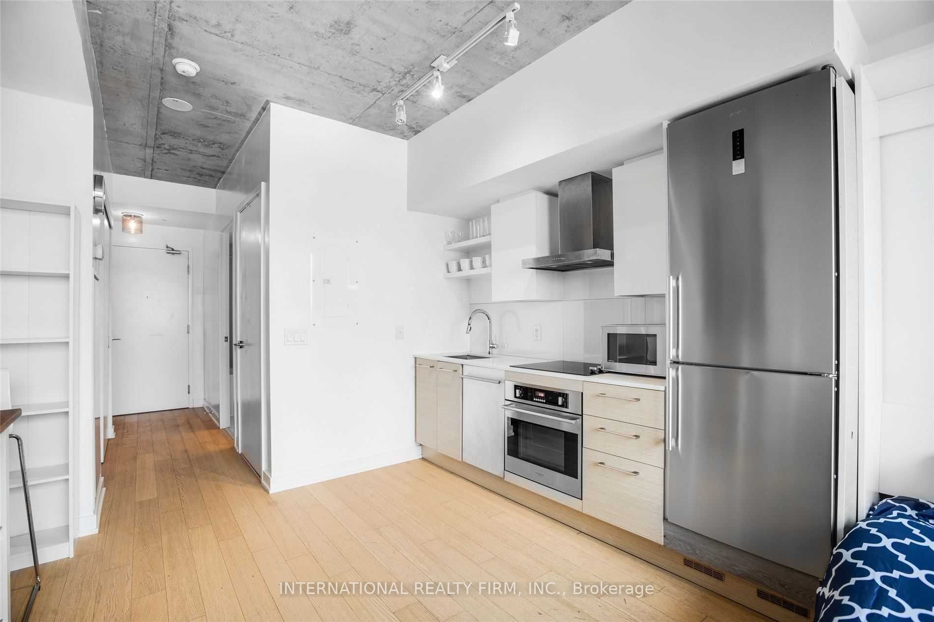 1030 King Street W 932, Toronto, ON M6K 3N3 photo 5