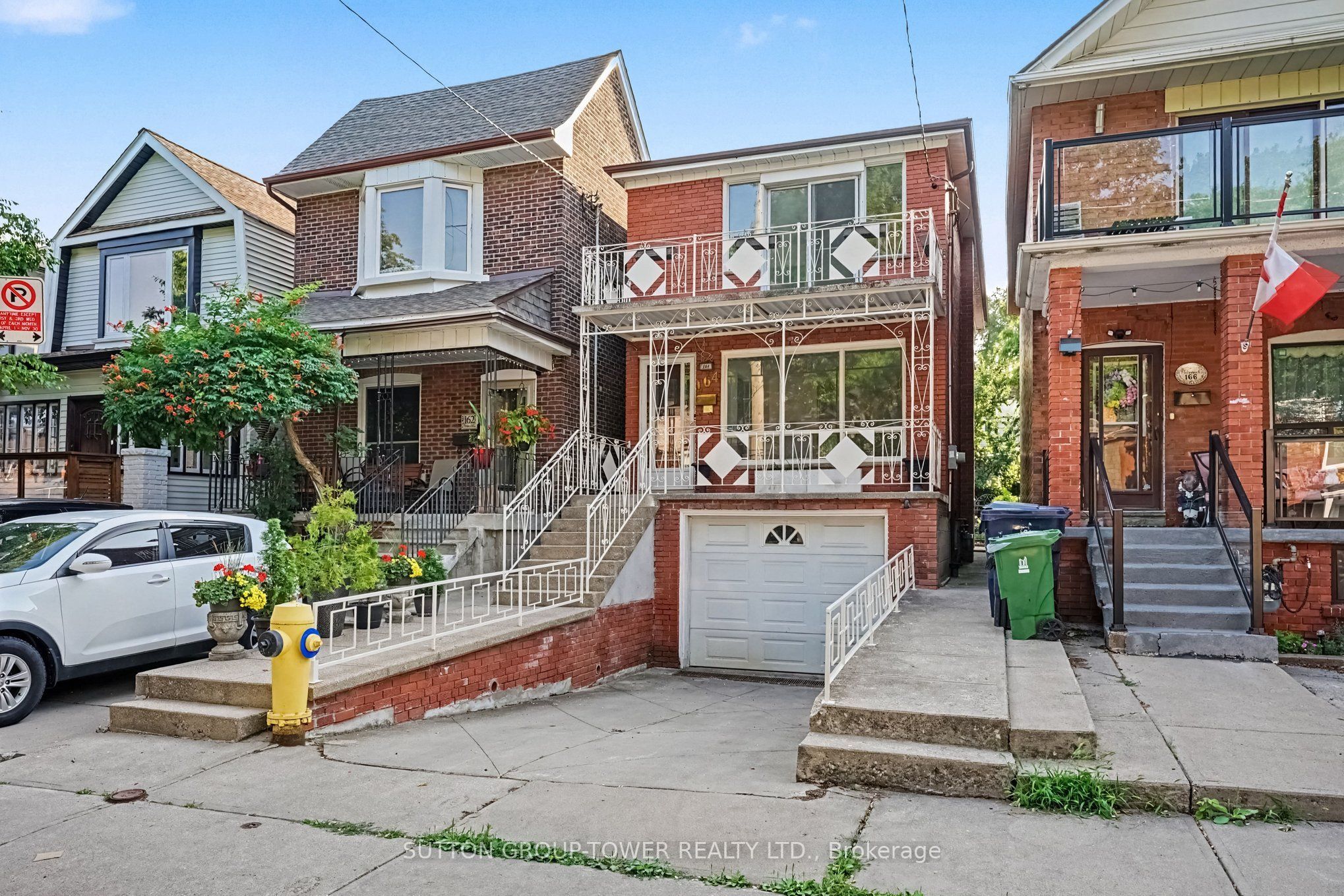 164 Robina Avenue W, Toronto, ON M6C 3Y7 photo 2