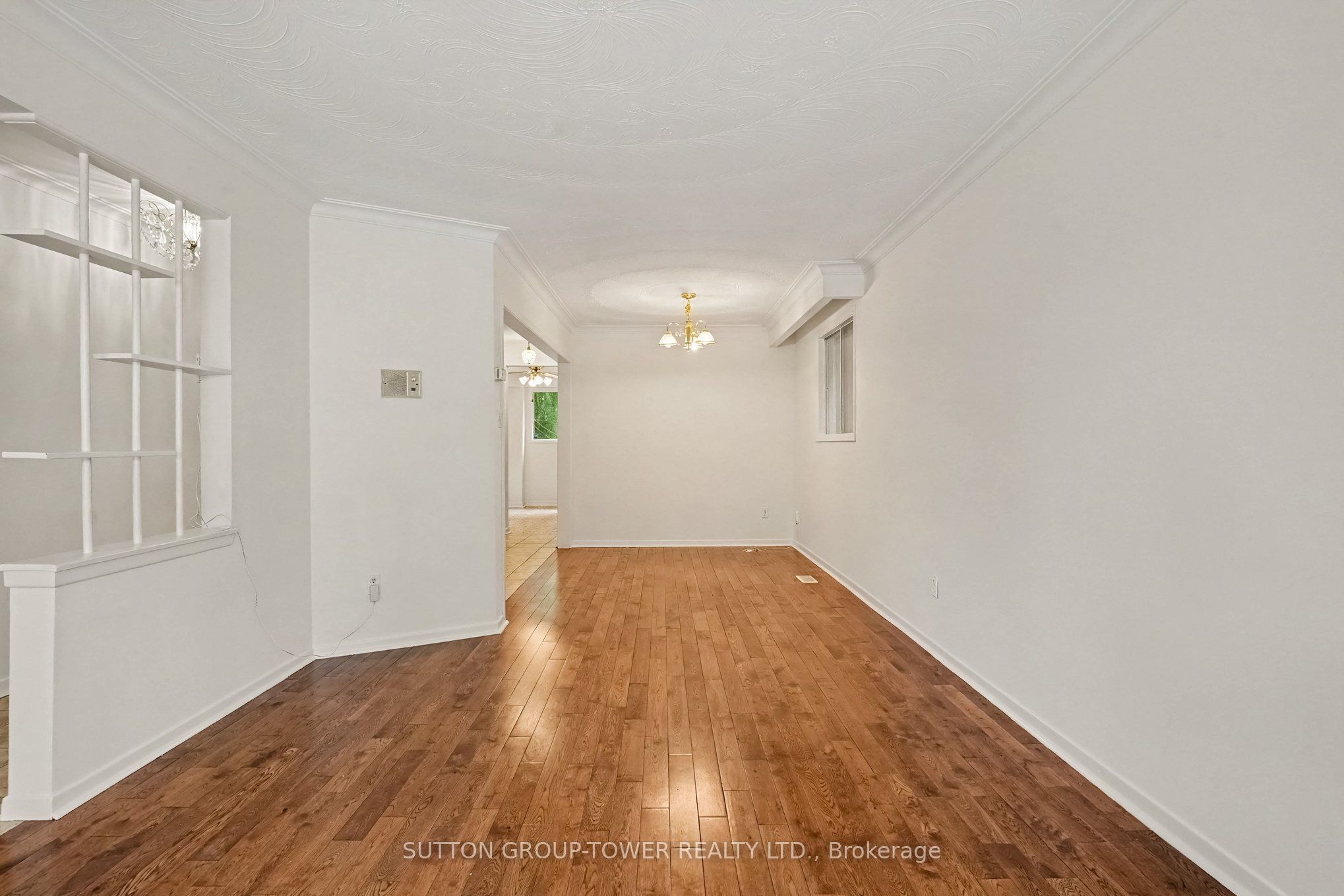 164 Robina Avenue W, Toronto, ON M6C 3Y7 photo 5