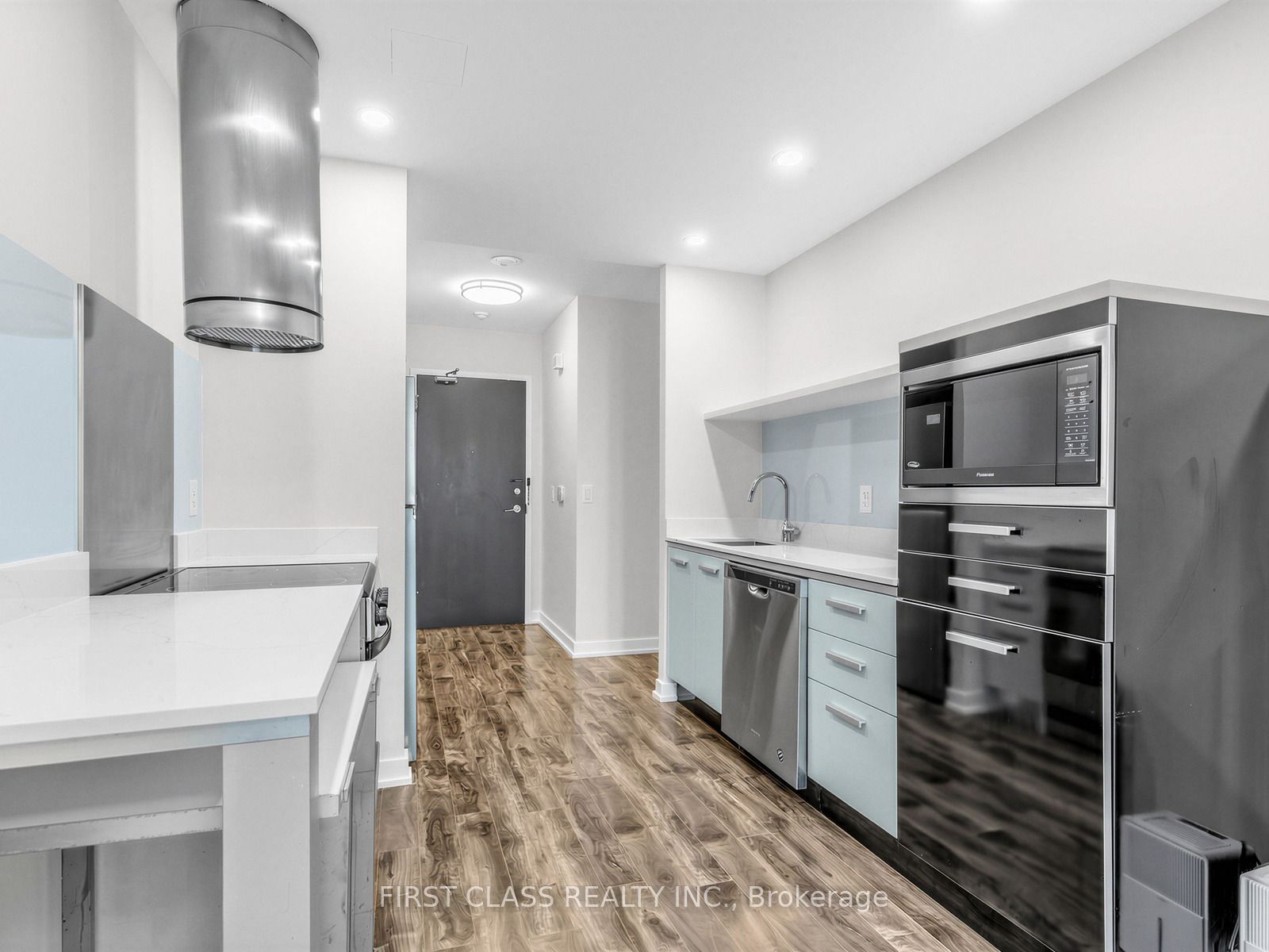 38 Dan Leckie Way 715, Toronto, ON M5V 2V6 photo 4