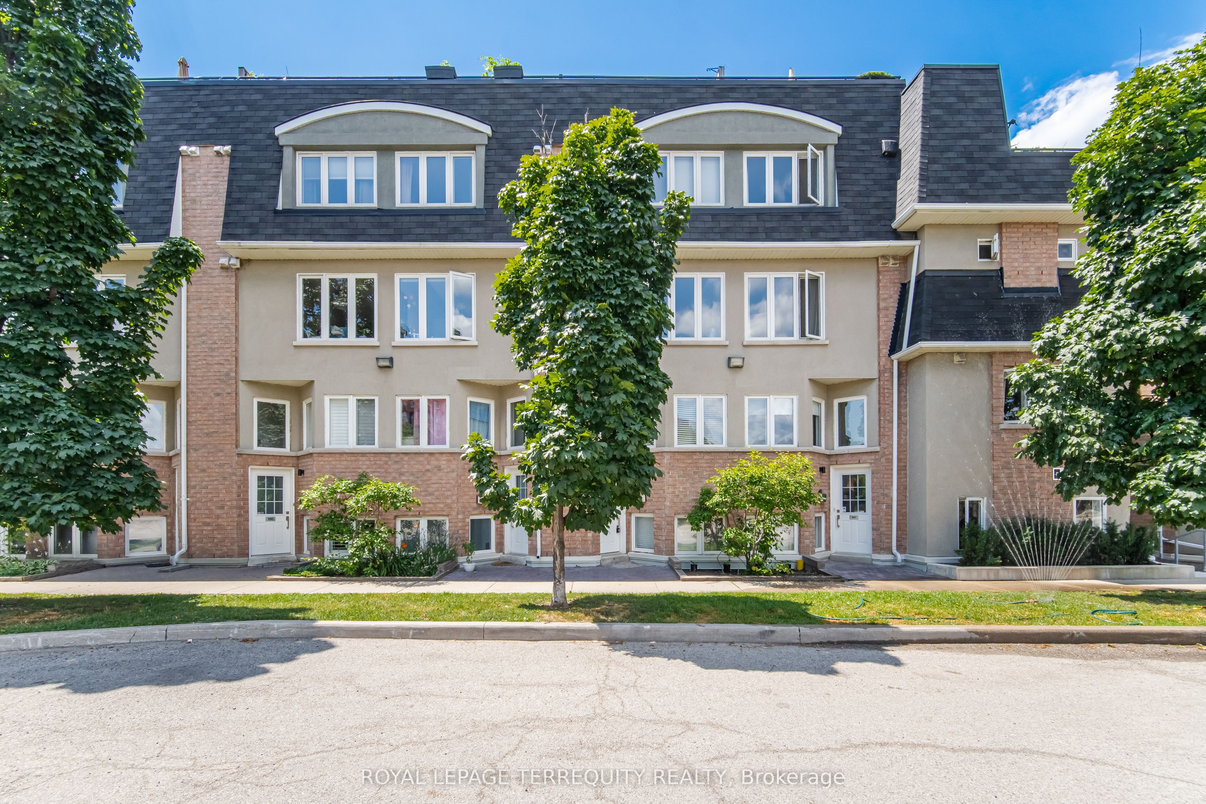10 Merchant Lane 148, Toronto, ON M6P 4J6