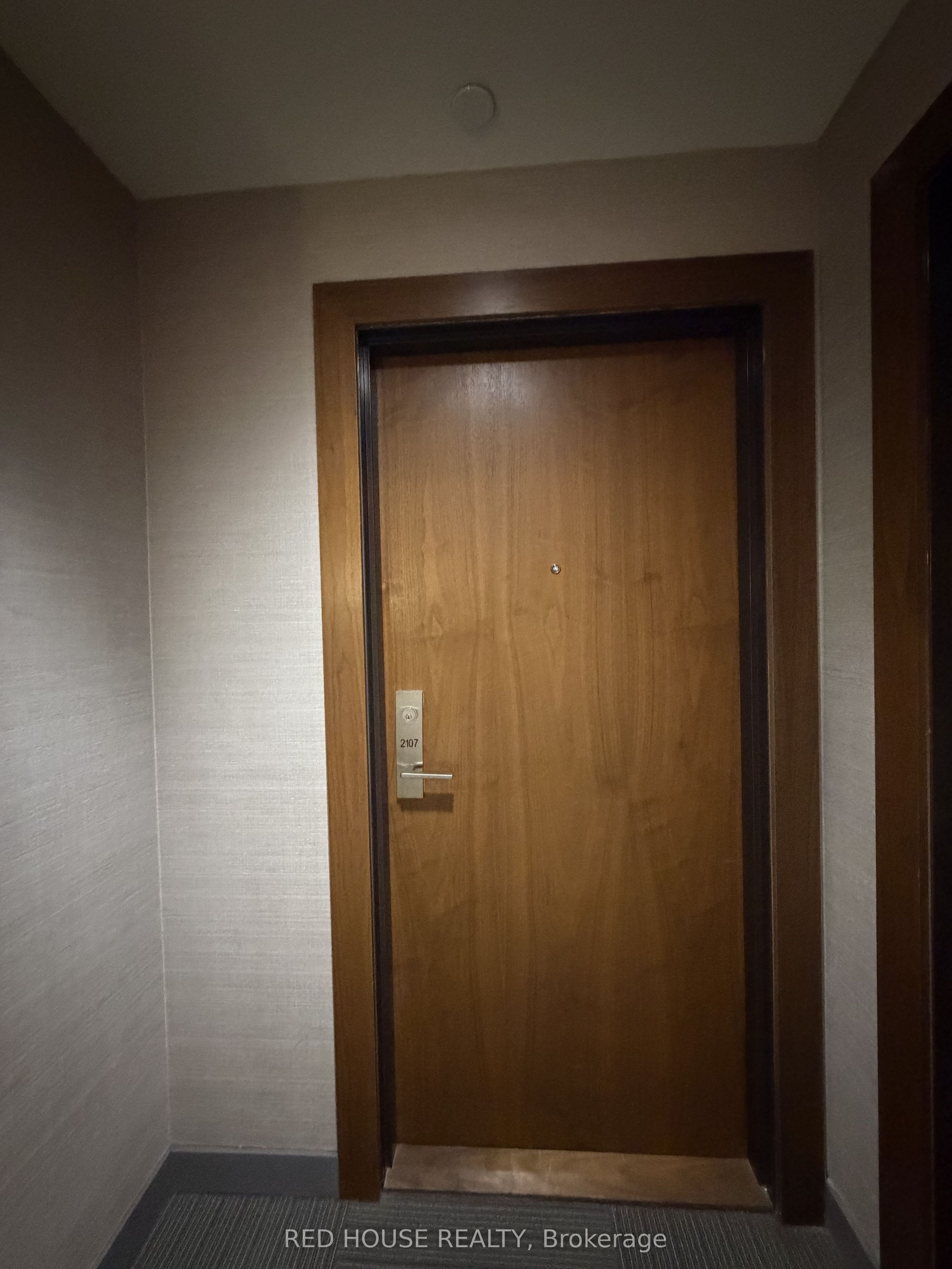 8 Mercer Street 2107, Toronto, ON M5V 0C4 photo 5